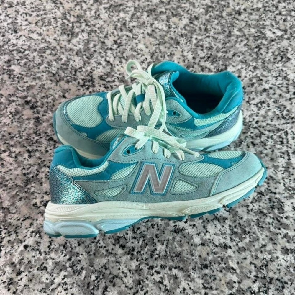 New Balance 990 Blue Sneaker Shoe Youth 6.5 (Women's 8) KJ990ASG